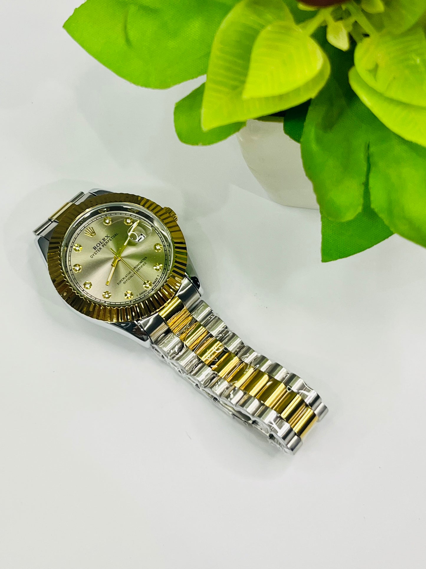 Rolex Datejust Style — Silver Diamond Dial, Two-Tone Gold/Silver Bracelet⌚