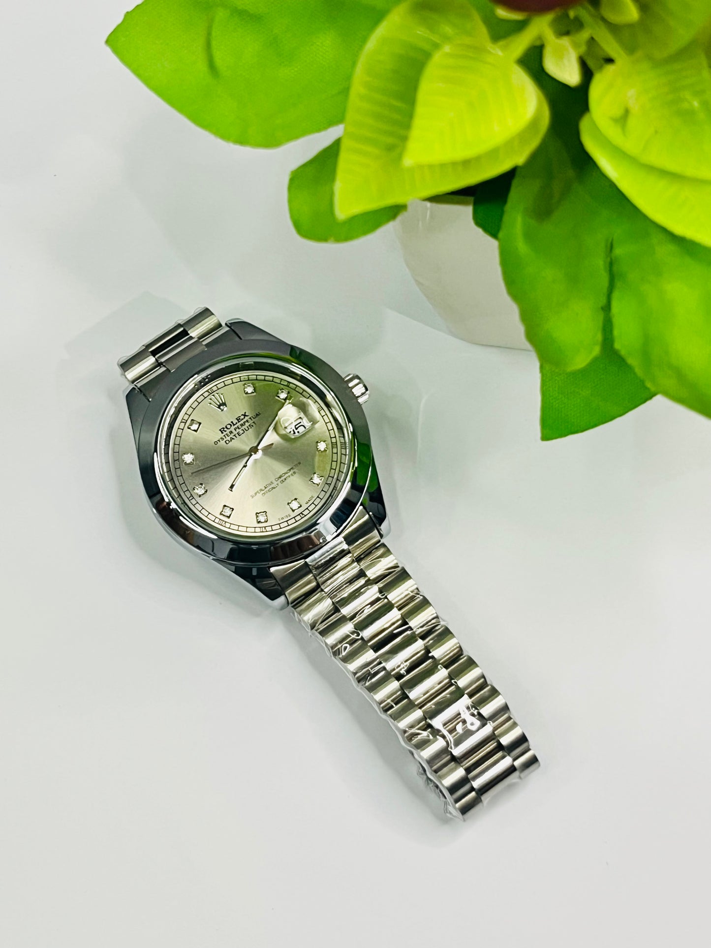 Rolex Datejust Style — Silver Diamond Dial, Two-Tone Silver Bracelet⌚