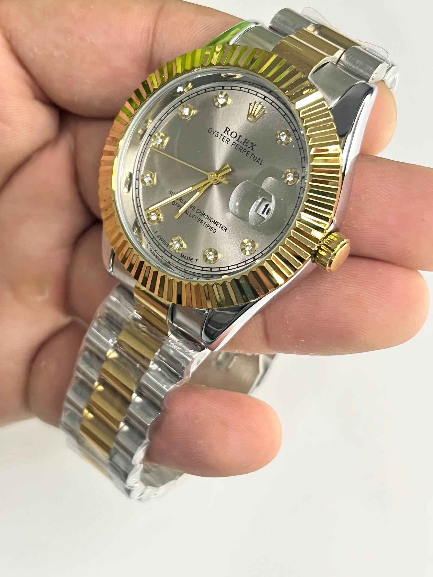 Rolex Datejust Style — Silver Diamond Dial, Two-Tone Gold/Silver Bracelet⌚