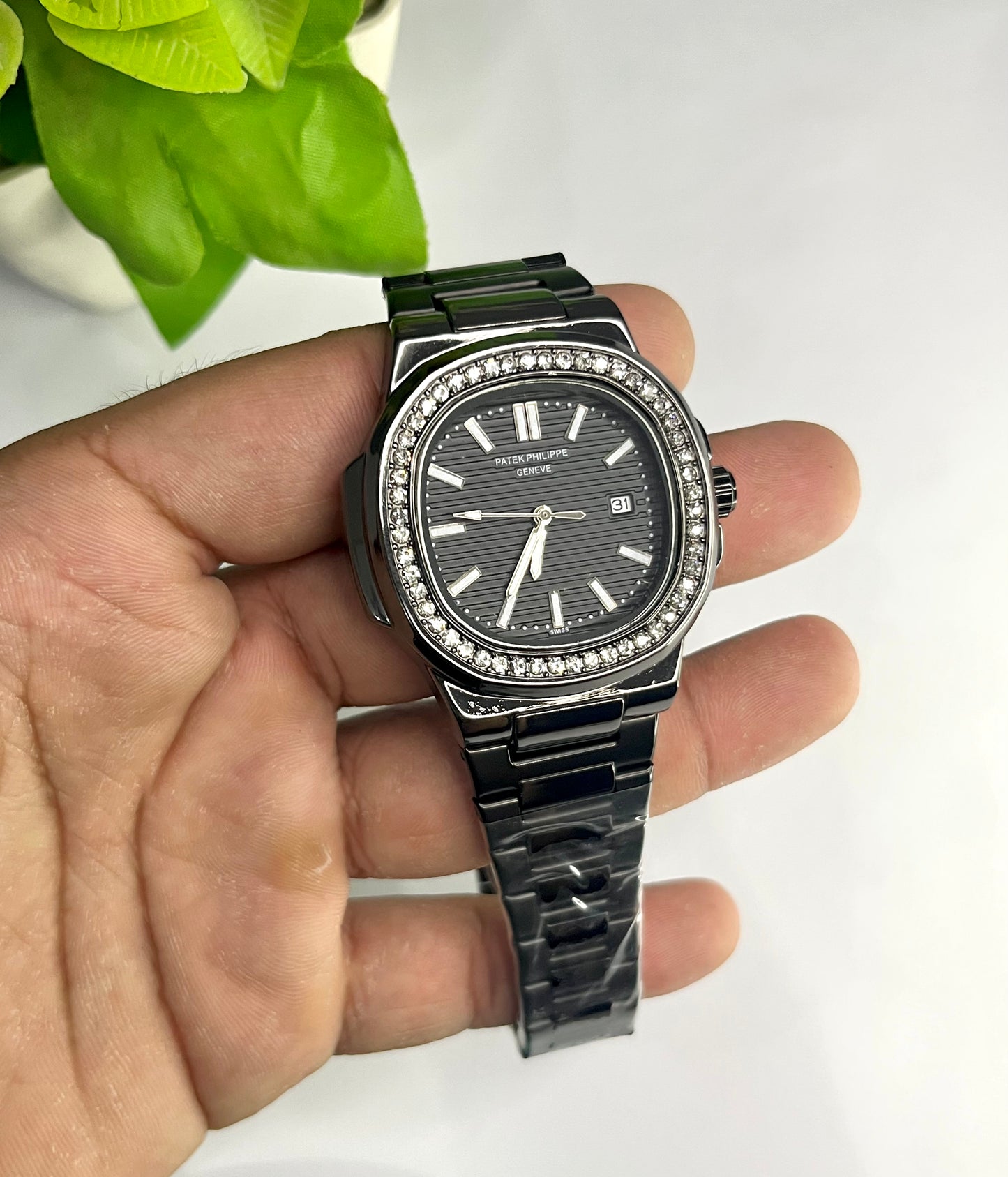 Patek Philippe Nautilus Style — Black Dial, Diamond Bezel, Black Bracelet⌚